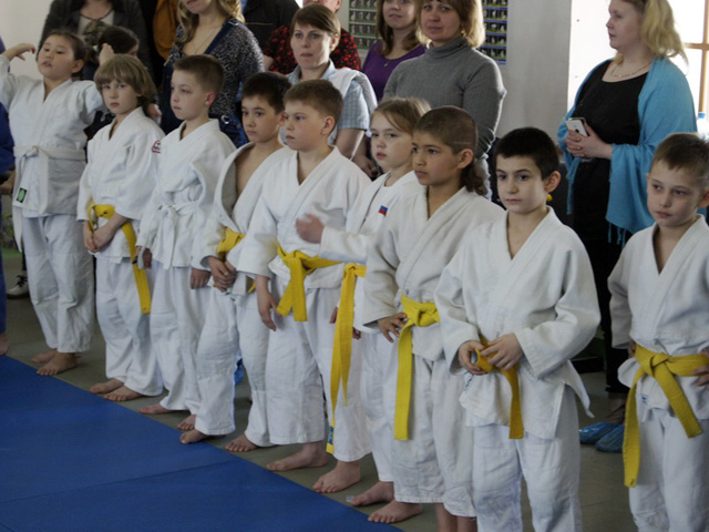 В спортивном зале Якутской духовной семинарии прошел традиционный пасхальный открытый турнир по дзюдо среди младших подростков