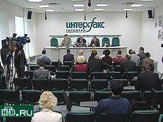 Лидер КПРФ Геннадий Зюганов заявил, что Борис Березовский собирается и дальше "манипулировать общественным мнением через ведущие каналы ТВ"
