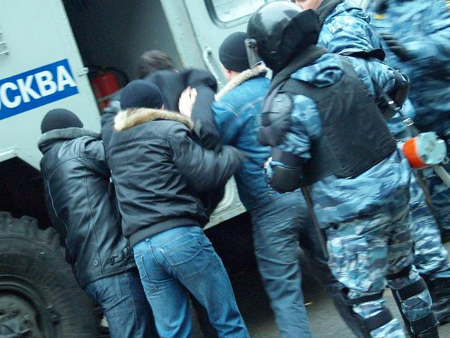 На Болотной площади задержали активистов несанкционированной акции в поддержку 6 мая На Болотной площади задержали активистов несанкционированной акции в поддержку 6 мая
