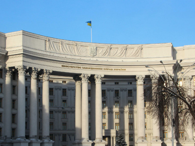 МИД Украины выразил недовольство в связи с переговорами об урегулировании украинского кризиса между президентами России и председательствующей в ОБСЕ Швейцарии, которые состоялись 7 мая в Москве