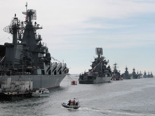 В Севастополь на морской и воздушный парад прибыл Путин