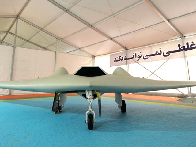 Командование Корпуса стражей исламской революции представило публике точную копию американского беспилотного самолета-разведчика RQ-170