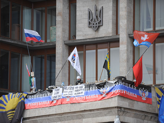 Донецкие сепаратисты, они же "сторонники федерализации" после подведения итогов референдума о статусе Донецкой области намерены заняться ревизией социально-экономической сферы