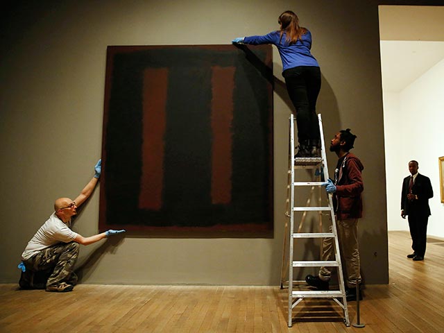 Картина Ротко, испорченная вандалом, вернулась в Tate Modern после реставрации