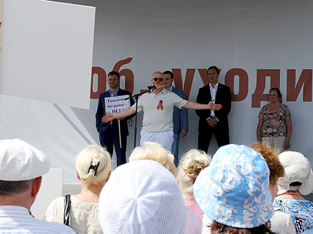 В Екатеринбурге состоялся митинг против городского сити-менеджера Александра Якоба, которого нанял на работу новый екатеринбургский мэр Евгений Ройзман