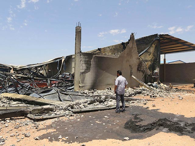 В результате противостояния ливийской армии и отрядов исламистов в районе города Бенгази погибло, по разным данным, от 75 до 79 человек