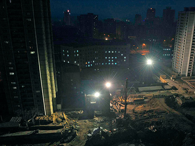 Власти КНДР взяли на себя ответственность за обрушение дома в столице страны Пхеньяне. Спасательная операция на месте аварии, произошедшей 13 мая, завершена. Число жертв не уточняется