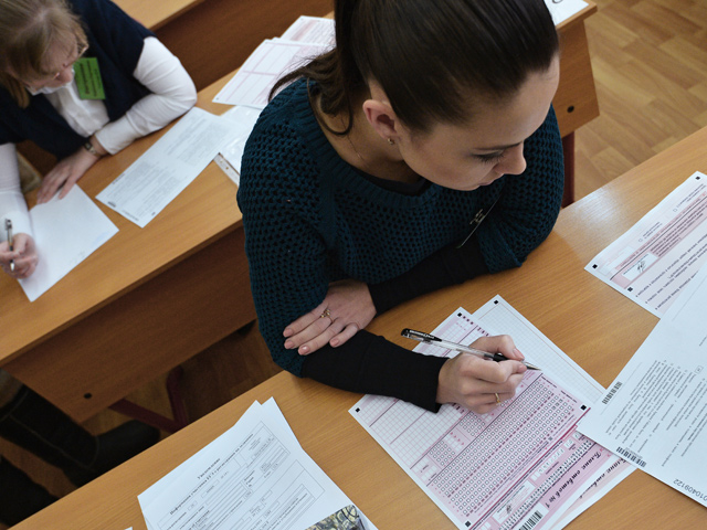 Министерство образования и науки РФ намерено дать школьником возможность дважды пересдавать Единый госэкзамен в случае неудовлетворительных оценок