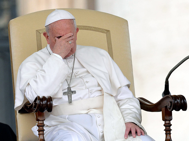 Папа Франциск - никогда не высказывался в пользу отмены католической традиции целибата. И, еще будучи архиепископом, всегда призывал священников к соблюдению священнической дисциплины