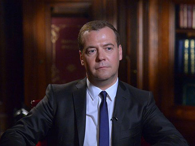 Медведев подвел итоги двухлетию премьерства, а пресс-служба Белого дома похвалилась его популярностью в Сети