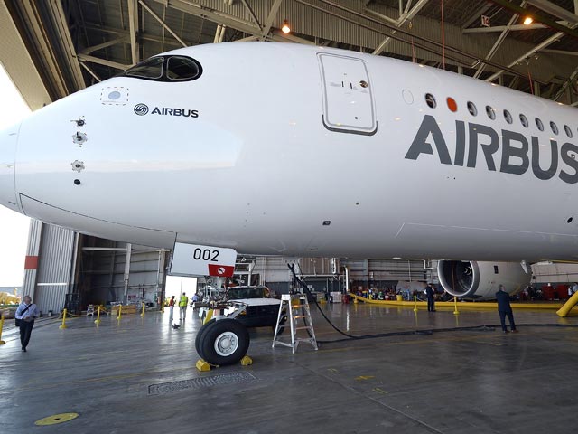 Европейский авиастроительный гигант Airbus Group NV опасается, что ужесточение санкций Европейского союза против России может обернуться для него дефицитом титана