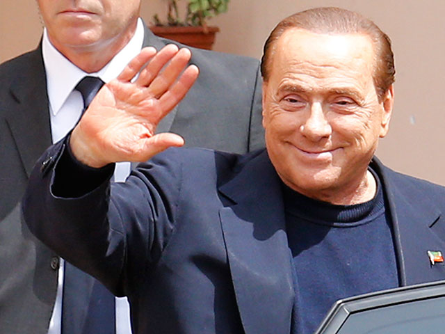 Бывший премьер-министр Италии Сильвио Берлускони, даже после изгнания из правительства, продолжает оставаться в центре итальянской политики и пользоваться широким спросом у прессы