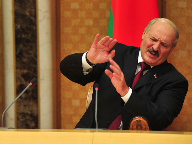 Президент Белоруссии Александр Лукашенко отказался признавать результаты референдума в восточных областях Украины