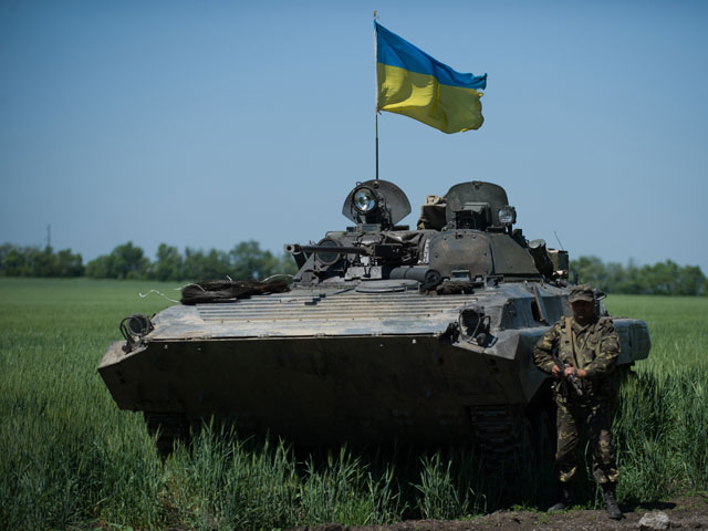 Украинские силовики под Луганском вели огонь по мирному населению
