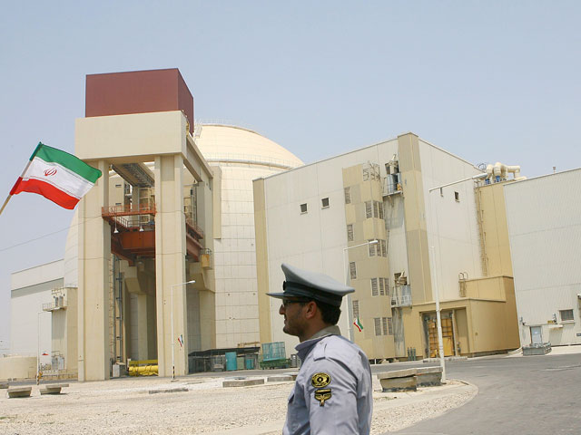 "Росатом" собирается построить Ирану еще восемь ядерных реакторов, сообщил источник Reuters
