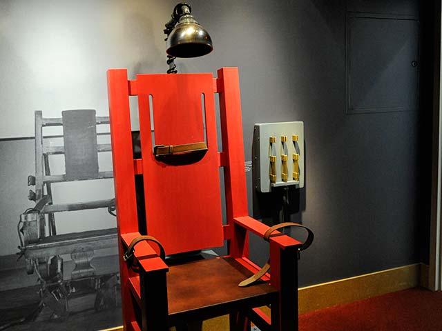 В штате Теннесси приговоренных к смертной казни преступников разрешили сажать на электрический стул