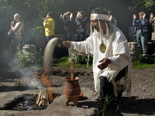 Министерство юстиции РФ зарегистрировало организацию верующих в традиционный пантеон богов Якутии - "Религию Аар Айыы"