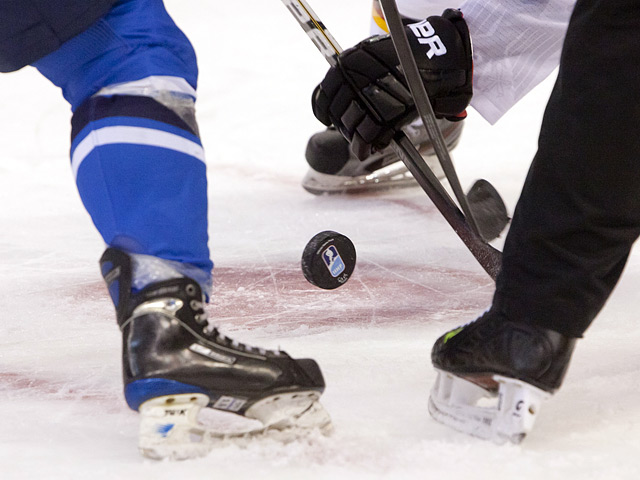 Кубок мира по хоккею - международный хоккейный турнир для сборных. Проводился на ледовых аренах Северной Америки и Европы в 1996 и 2004 годах, но был отменен из-за разногласий НХЛ и Ассоциации игроков