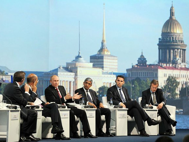 "Цены на российский трубопроводный газ абсолютно конкурентоспособны и главное предсказуемы, так как базируются на проверенных и эффективных инструментах ценообразования", - сказал Путин выступая на экономическом форуме в Петербурге