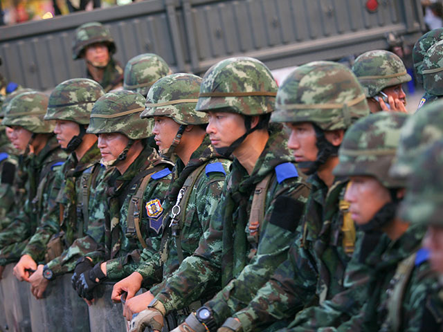 Армия Таиланда, взявшая власть в стране в свои руки, созвала руководителей СМИ на "одностороннюю дискуссию"