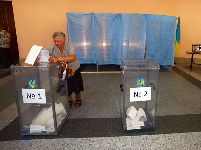 За полдня на Украине проголосовали почти 40% избирателей