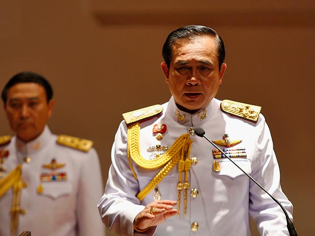 Главнокомандующий армии Таиланда генерал Прают Чан-Оча заявил, что получил официальное одобрение короля о назначении его на должность главы так называемого Национального совета мира и порядка (НСМП), к которому перешли функции правительства