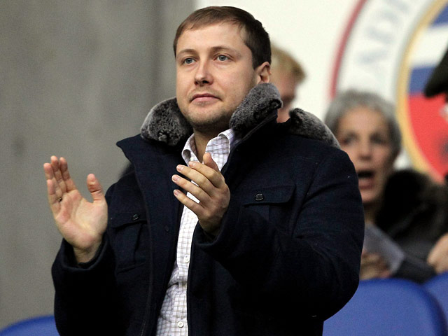 Российский бизнесмен Антон Зингаревич ведет переговоры по продаже принадлежащего ему английского футбольного клуба "Рединг"