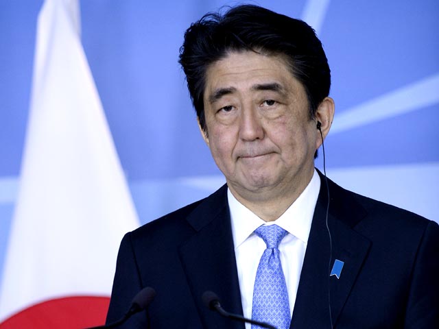 Премьер-министр Японии Синдзо Абэ огласил новую внешнеполитическую программу: заявил о намерении помочь Вьетнаму, который спорит из-за территорий с Китаем, а также подтвердил планы принять у себя российского Владимира Путина