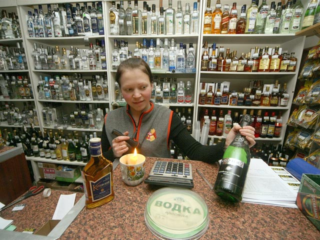 Россияне вышли на второе место в мире по доле расходов на алкоголь