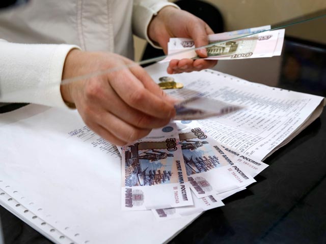 С 1 июня в Севастополе и Крыму, присоединившемся к России, запрещено хождение украинской валюты гривны, все расчеты переведены на рубли