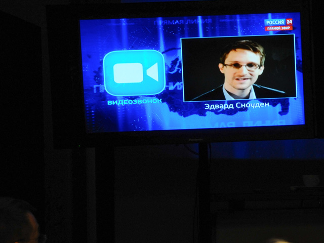 Бывший сотрудник Агентства национальной безопасности (АНБ) американских спецслужб Эдвард Сноуден отправил запрос с просьбой предоставить убежище в несколько стран, в том числе в Бразилию