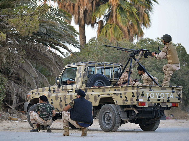 Тяжелые бои идут во втором по величине ливийском городе Бенгази. По последним данным, восемь человек погибли, 15 получили ранения