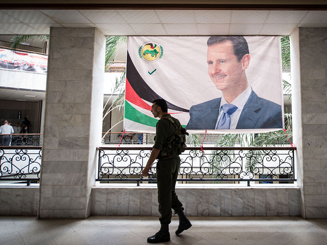 На Западе называют выборы президента Сирии фарсом, наблюдатели от РФ удивляются "популярности одного из кандидатов"