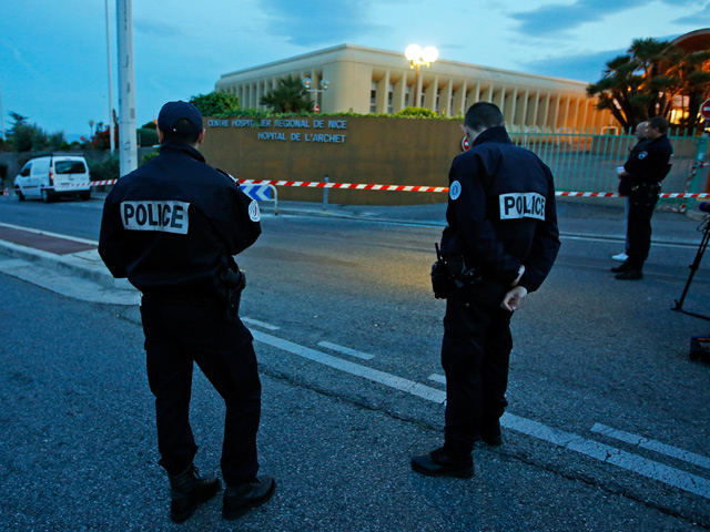 Французские полицейские ищут наркобарона, который совершил дерзкий побег из-под стражи с помощью своих сообщников