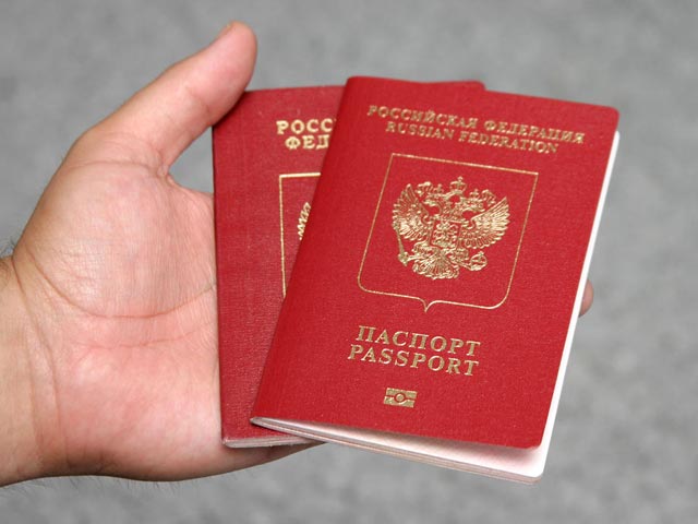 У российских полицейских вслед за прокурорами собрали заграничные паспорта, узнали журналисты