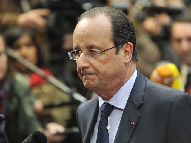 Франция поставит два вертолетоносца Mistral России, "если против нее (РФ) не будут введены общеевропейские экономические санкции". Об этом заявил в Брюсселе президент Франции Франсуа Олланд