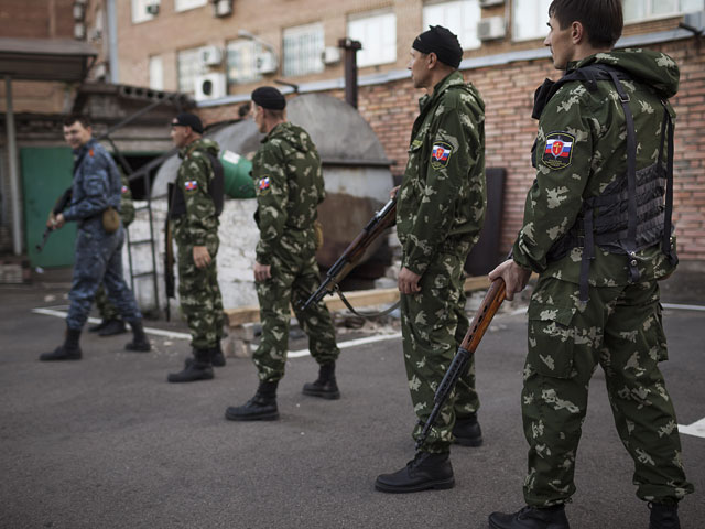 На востоке Украины бойцов самопровозглашенной Донецкой республики подозревают в истязаниях двух мужчин