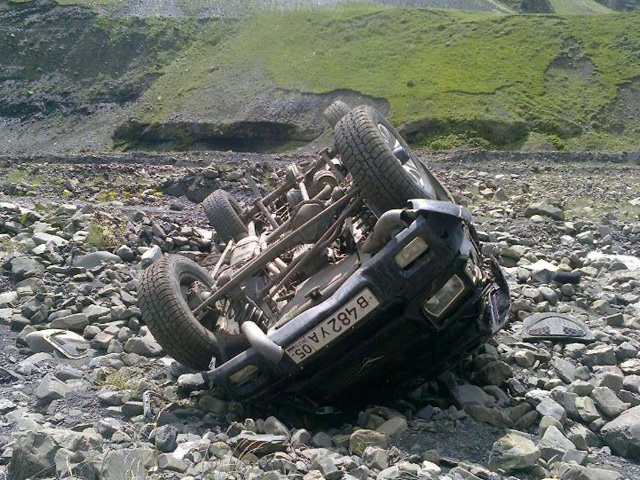 В Дагестане, скорбящем по жертвам падения микроавтобуса в ущелье в Цунтинском районе Дагестана, произошло новое похожее ЧП