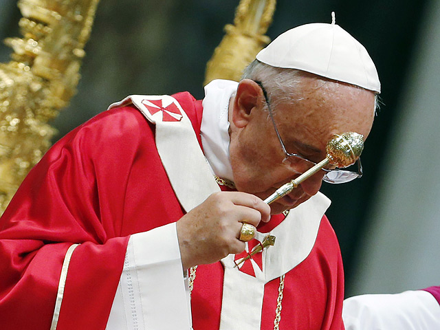 В беспрецедентной молитве о мире на Ближнем Востоке в Ватикане по приглашению Папы Франциска I участвуют в воскресенье президенты Израиля и Палестинской автономии
