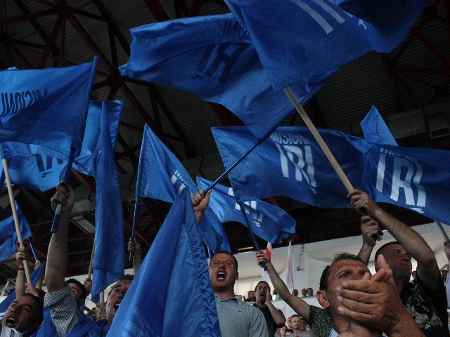 В непризнанной Республике Косово на внеочередных парламентских выборах побеждает правящая Демократическая партия Косово