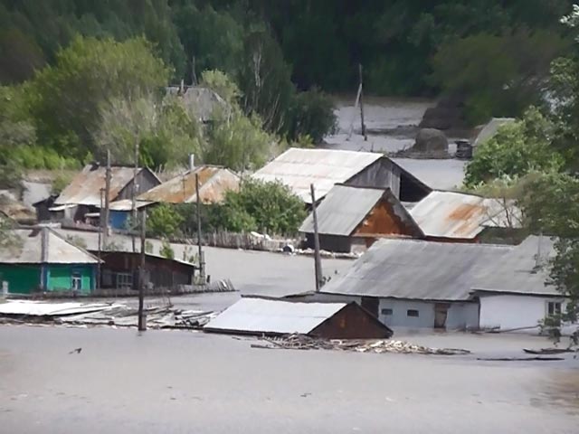 В Алтайскому крае и Республике Алтай наводнения стали причиной гибели 6 человек