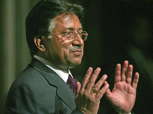 Высокий суд провинции Синд на юго-востоке Пакистана в четверг исключил бывшего президента республики Первеза Мушаррафа по его ходатайству из списка невыездных лиц