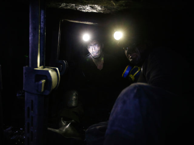 В Донецкой шахте найдены тела всех девяти горняков, погибших при взрыве