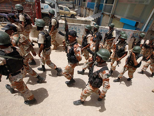 Пакистанская армия заявила о начале масштабной против боевиков "Аль-Каиды" в штате Вазиристан на северо-западе страны