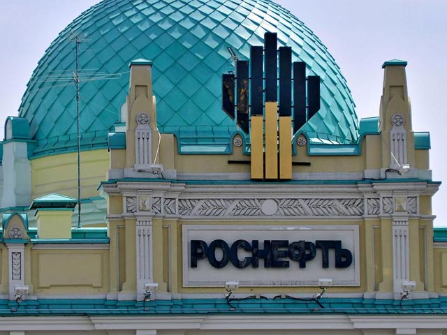 Доходы главы "Роснефти" останутся тайной: компания исключила себя из списка тех, кто должен отчитываться