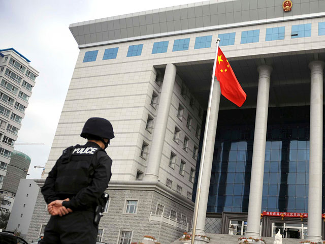 Китайский суд приговорил к смертной казни троих участников теракта на площади Тяньаньмэнь
