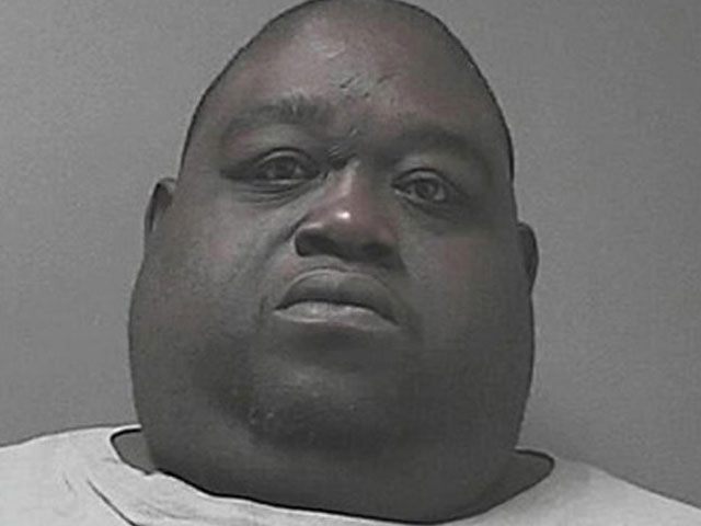 В США арестован 204-килограммовый мужчина, прятавший в жировых складках марихуану