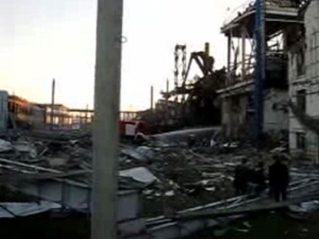 Число жертв взрыва и пожара на Ачинском НПЗ "дочки" "Роснефти" выросло до восьми