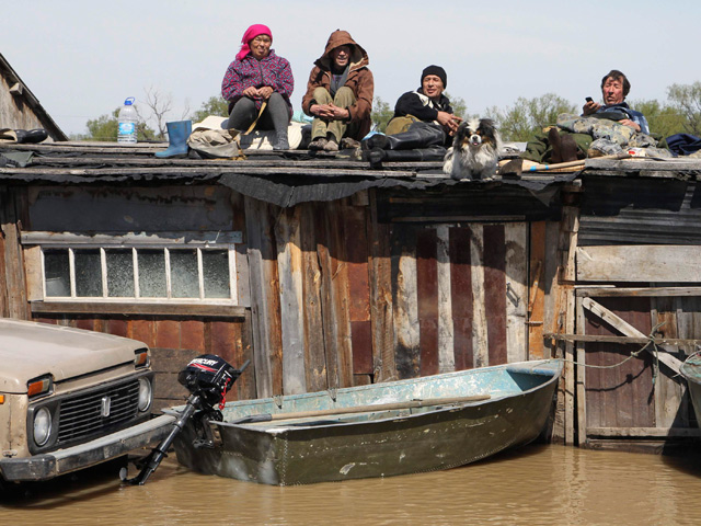 Жители России меньше чем за месяц перечислили в помощь пострадавшим от паводка на Алтае свыше 19 миллионов рублей