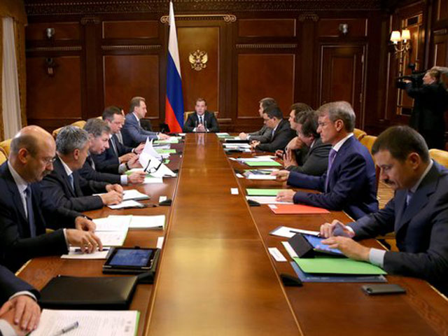 Дмитрий Медведев на совещании по вопросам создания национальной системы платежных карт